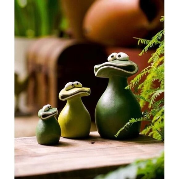 New Big Mouth Frog Family Waterproof Resin Decoration Statue Figurine - Set of 3 - Picture 7 of 12